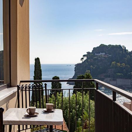Fenetre Sur Le Blue Lägenhet Taormina Exteriör bild